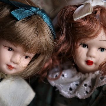 Vivere con le bambole